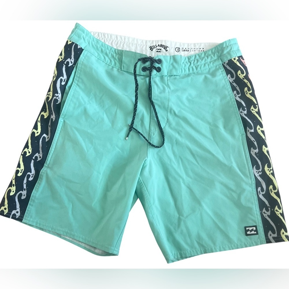 Billabong Men's Aqua Teal Boardshorts with Black Patterned Side Panels/Sz 30